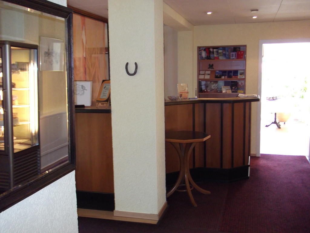 Pension & Cafe Am Kraehenberg ハレ エクステリア 写真