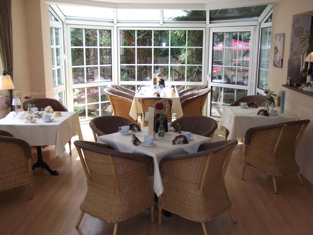 Pension & Cafe Am Kraehenberg ハレ エクステリア 写真