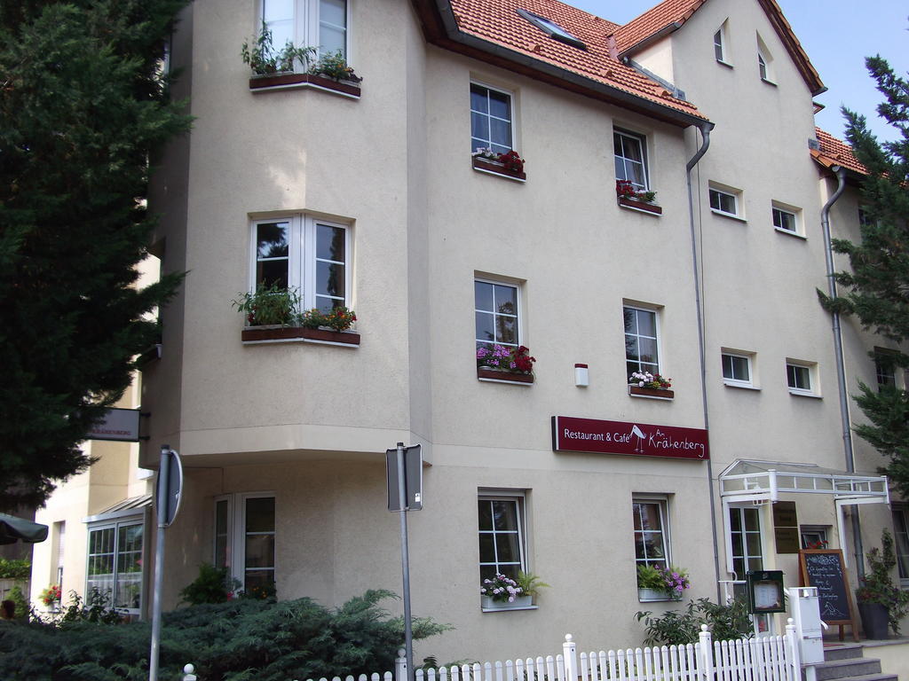 Pension & Cafe Am Kraehenberg ハレ エクステリア 写真