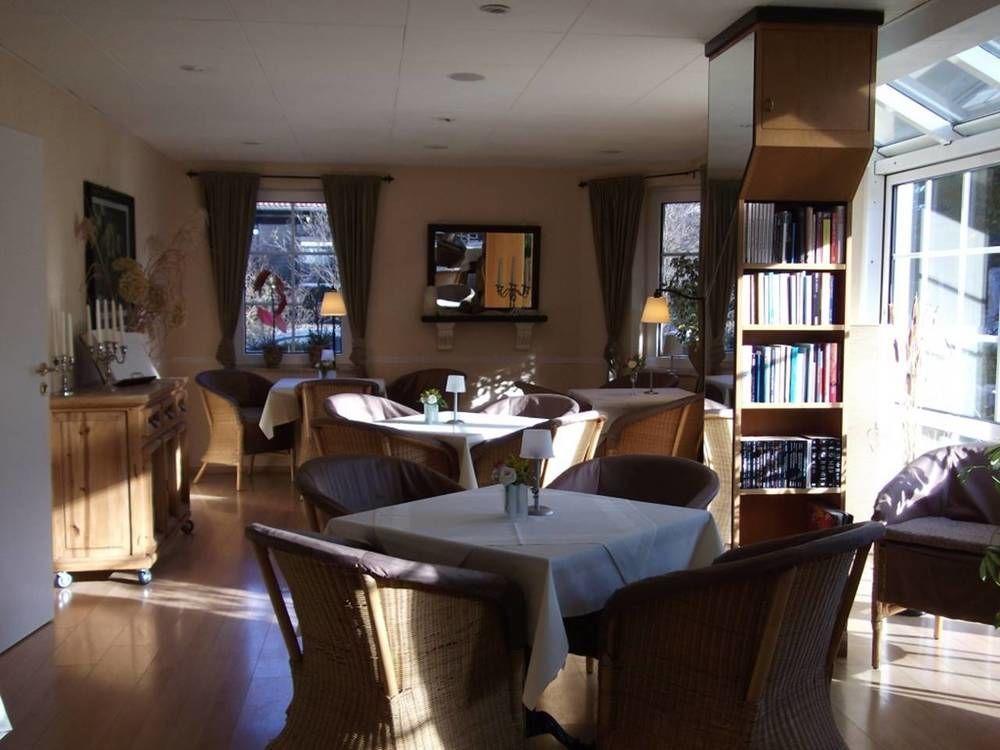 Pension & Cafe Am Kraehenberg ハレ エクステリア 写真